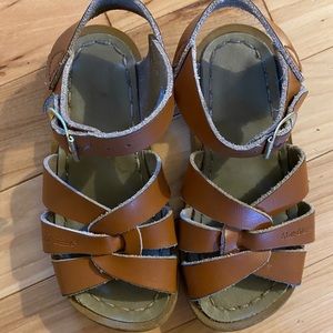 Saltwater Sandals in Camel Brown